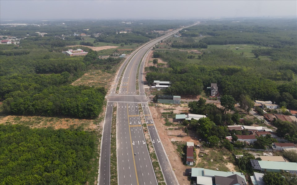 Nhìn từ trên cao đường 10 làn xe Mỹ Phước - Bàu Bàng tại Bình Dương