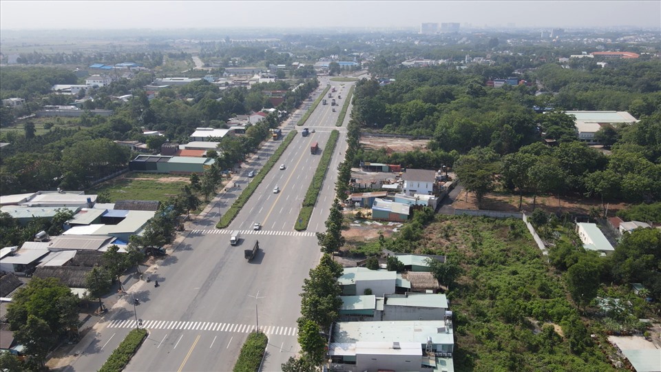 Nhìn từ trên cao đường 10 làn xe Mỹ Phước - Bàu Bàng tại Bình Dương